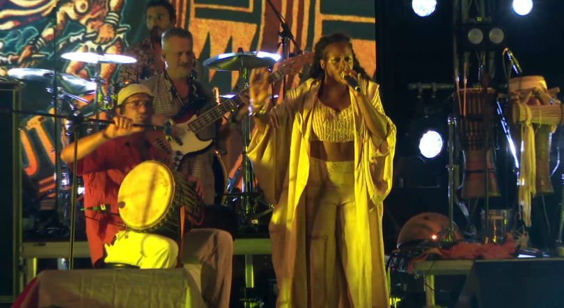 Imagem de Maré de Agosto: Terrakota subiram ao palco na primeira noite