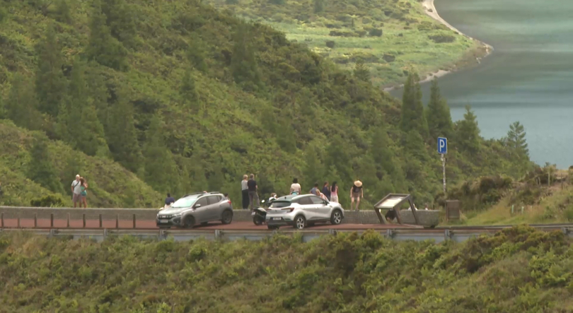 Shuttle Lagoa do Fogo: Operação arrancou este sábado sem vigilância