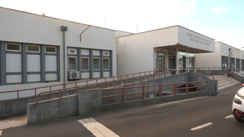 Chega reúne com USI Terceira: Deputados querem cheque-dentista em pleno