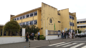 Pais contestam falta de apoio na escola para crianças com autismo
