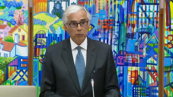 Imagem de Aguiar-Branco promete “empenho” do Parlamento nacional na revisão da Lei de Finanças Regionais