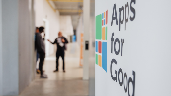 Duas escolas açorianas participam na final nacional do programa Apps For Good