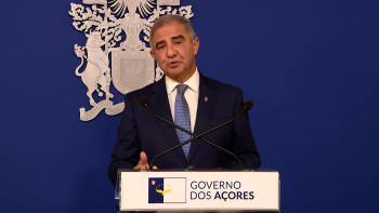Presidente do Governo apela à responsabilidade dos partidos para aprovarem o Orçamento 2027