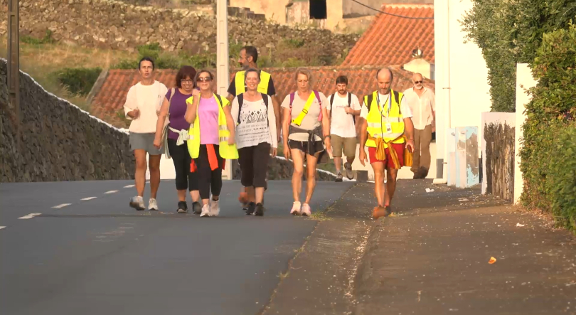 Imagem de Caminhada pela paz na Terceira: Iniciativa da Oficina d’Angra dá volta à ilha