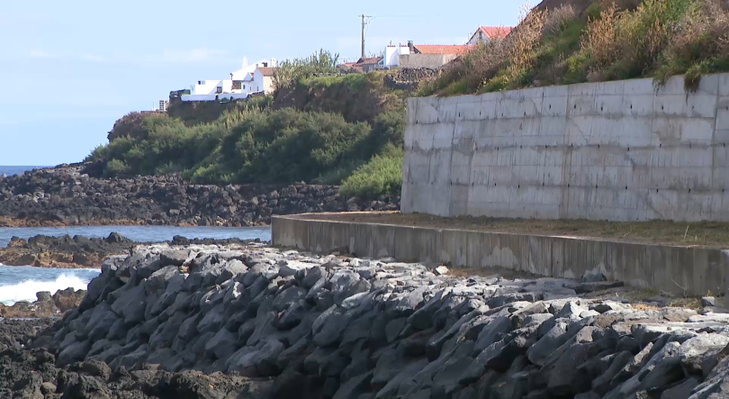Inaugurada obra de proteção da orla costeira dos Fenais na Graciosa