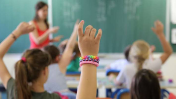 Imagem de Escola Básica Lajes das Flores: Pais continuam descontentes com as turmas do 1º ciclo
