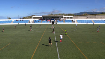 Equipa feminina do Santa Clara estreia-se em casa com uma derrota