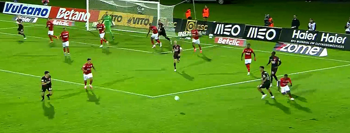 Imagem de Santa Clara sofre primeira derrota frente ao Benfica