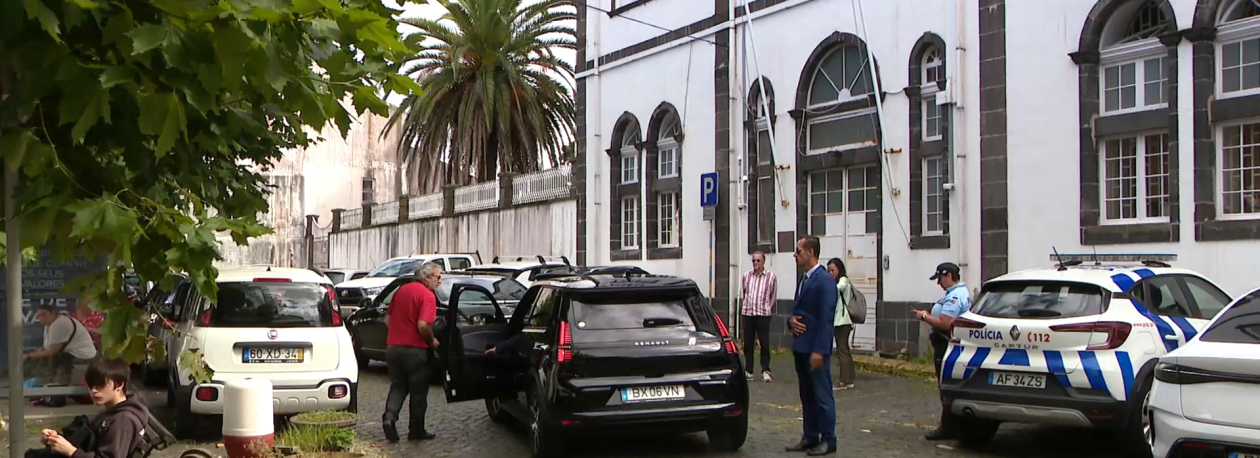 Imagem de Ministra da Justiça anuncia pequenas obras na cadeia de Ponta Delgada