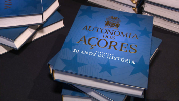 Vila Franca do Campo acolhe apresentação do livro que assinala 50 Anos da Autonomia dos Açores