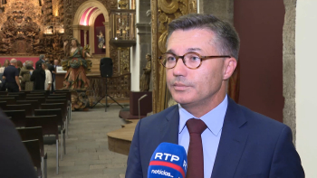 Luís Garcia inicia amanhã visita ao Brasil e Uruguai