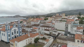 Conselho de Ilha da Terceira contra hospital universitário em São Miguel