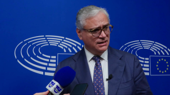 Vasco Cordeiro recusa aposta na competitividade à custa da coesão